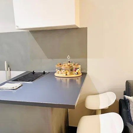 Cocon Au Coeur De Montmartre Homestay *