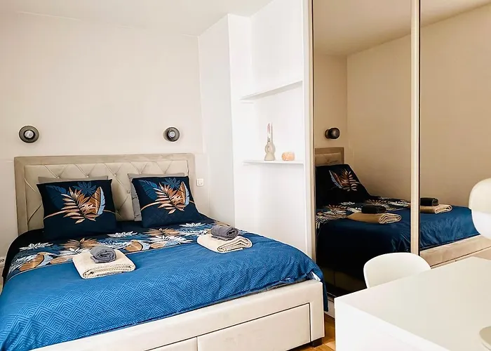 Cocon Au Coeur De Montmartre Париж