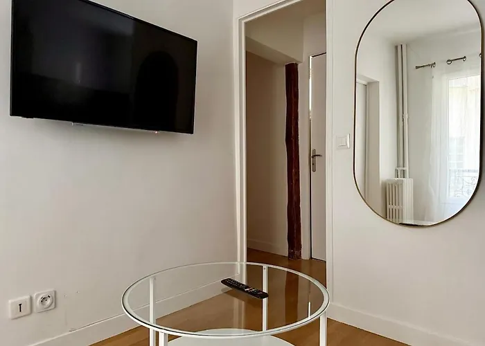 Проживание в семье Cocon Au Coeur De Montmartre Париж