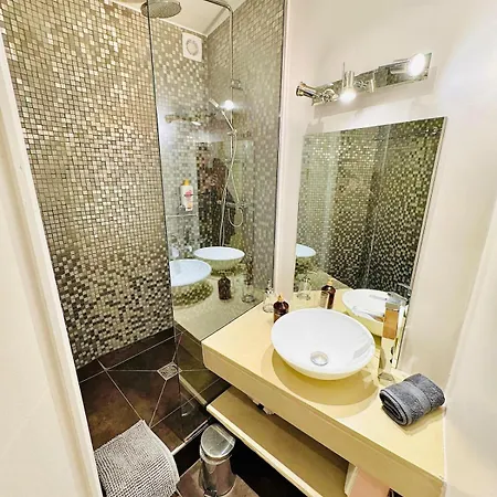 Cocon Au Coeur De Montmartre Homestay szállás Párizs